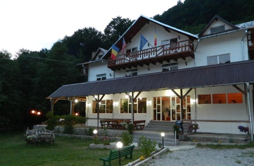 Pensiunea Valea Negrasului Trăisteni 外观 照片